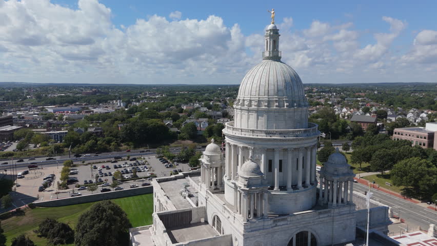 alt flying counter clockwise around RI state capitol dome in Providence