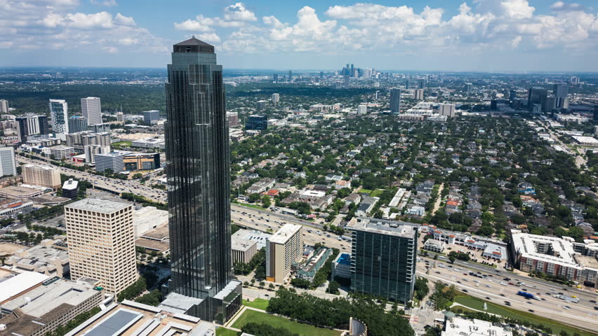 Drone Time lapse of Williams Tower in Houston, Texas