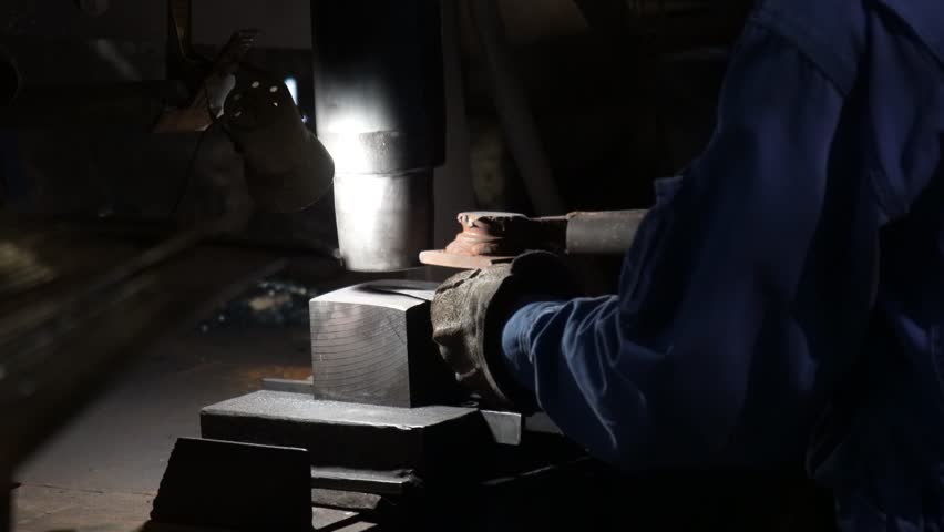 A craftsman who hammers heated materials into shapes