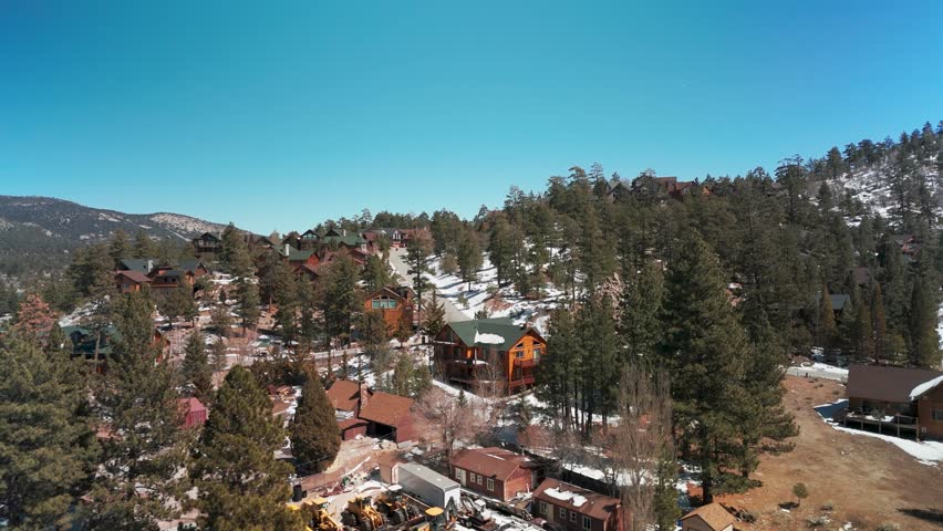 Charming Village Near Mountains In Big Bear Lake In Southern California. Aerial Forward Shot