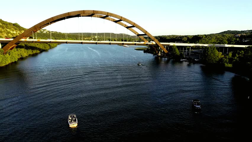 View of the pennybacker bridge over the colorado river in austin, texas, usa