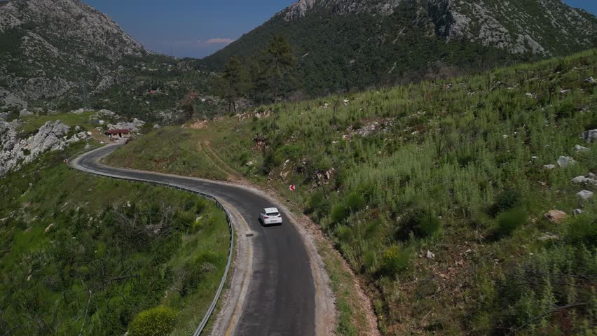 Curvy road winds through Turkey