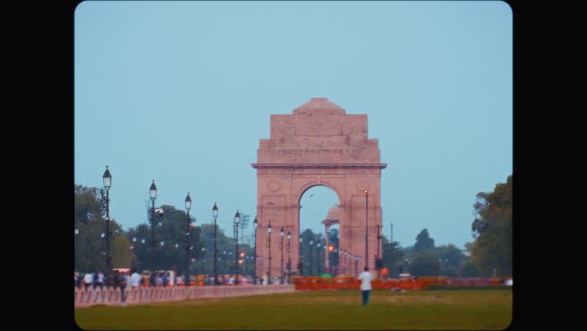 India Gate Timelapse Showing Crowd and Movement in Delhi in Cinema Frame