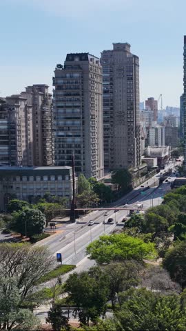 Cidade Jardim Avenue At Sao Paulo In Brazil. Downtown Cityscape. Freeway Road Scenery. Highrise Buildings Landscape. Cidade Jardim Avenue At Sao Paulo In Brazil. Metropolitan Background. Sao Paulo Bra