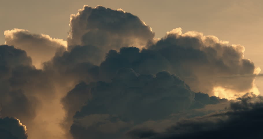 Sunset cloud Timelapse video Large clouds texture fast-moving