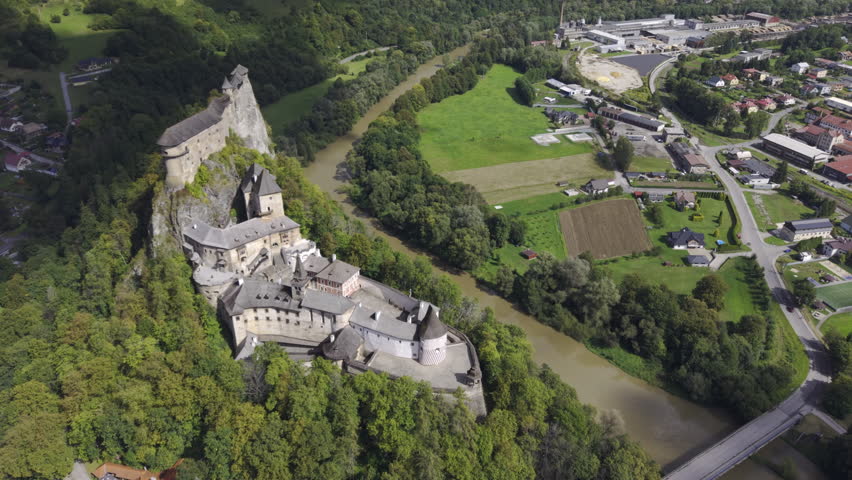 Orava Castle, Oravský Podzámok,Slovensko
(Aerial_shot)-4k_hdr_dlog