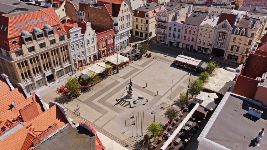 Historic Polish town square in Grudziądz reflects cultural heritage and economy
