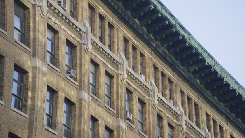 Establishing shot of a generic building in Manhattan