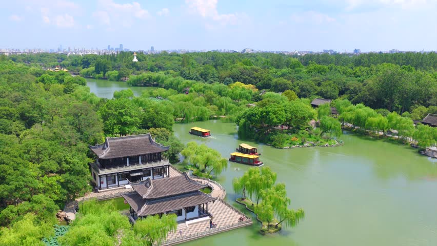 Beautiful Chinese Landscape Garden - Slender West Lake, Yangzhou, Jiangsu, China，garden
