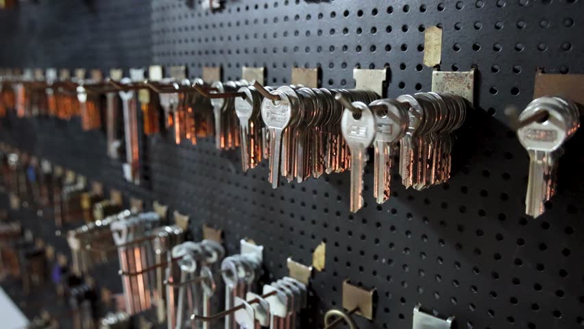 4k video of key duplication workshop