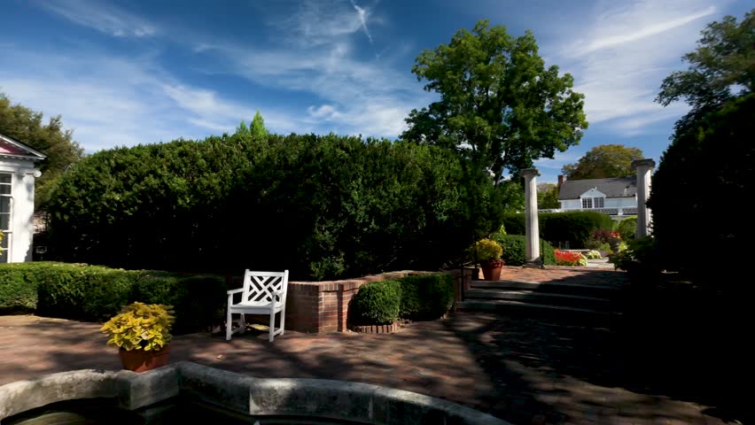 Discover the stunning outdoor gardens at the Museum of the Shenandoah in Winchester, Virginia. Enjoy the peaceful landscape and charming architecture.
