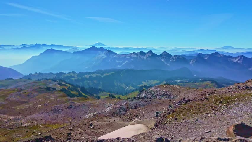 Scenic view of Mount Adams and Mazama Ridge from Mount Rainier national park