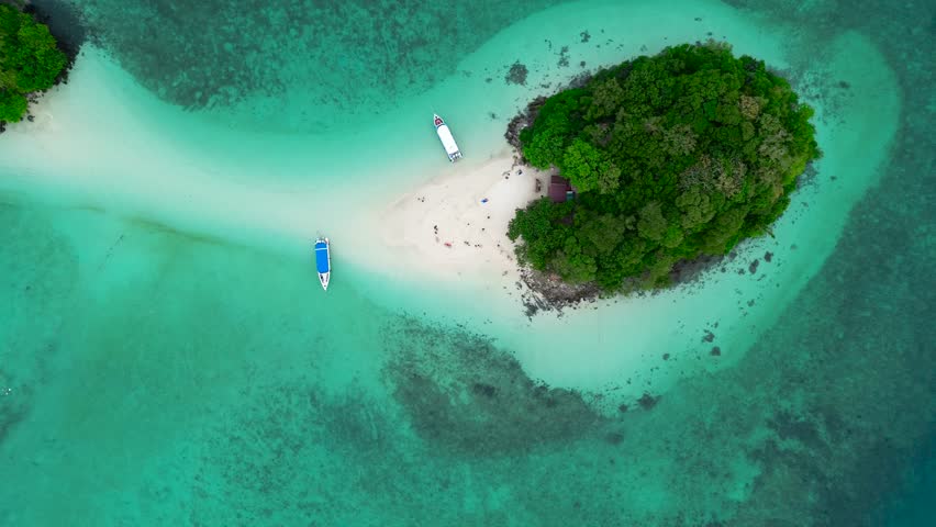 The beautiful islands of Krabi Province in southern Thailand. The Thale Waek Islands with their sandy isthmuses, a drone view of the popular tourist islands in southern Thailand.