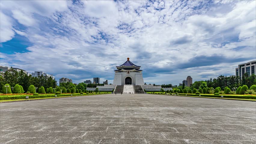  The main gate of Chiang Kai Shek Memorial Hall or Hall Freedom Square in Taipei City, Taiwan. Popular historical sites and attractions.