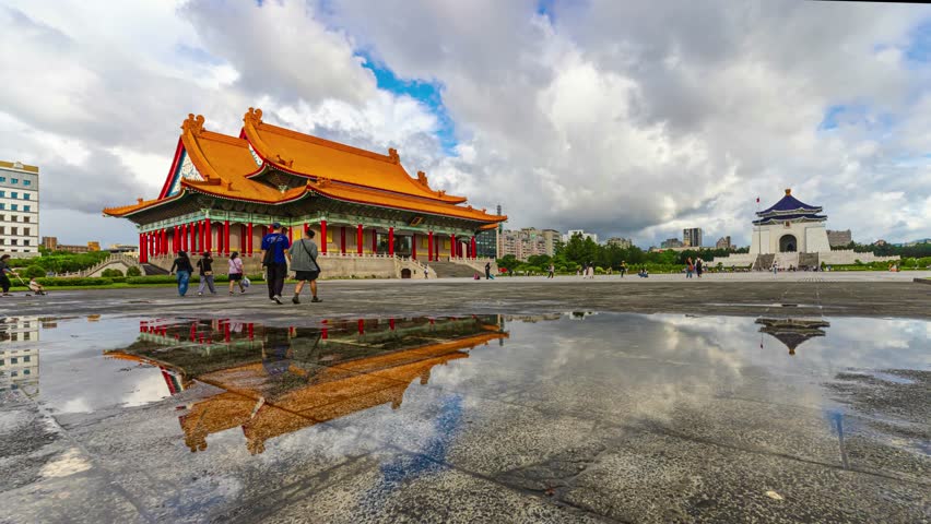 The National Theater Concert Hall is located in the National Chiang Kai-shek Memorial Hall in Taipei City. It is a national-level art performance venue.