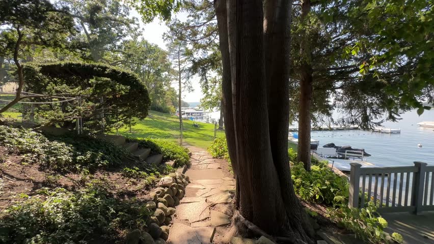 Walking Around Lake Geneva In Wisconsin - POV