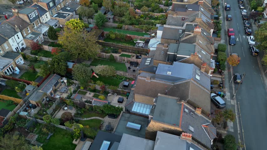 Luxury homes with large landscaped gardens in South London. Elegant architecture and premium backyards in peaceful residential area