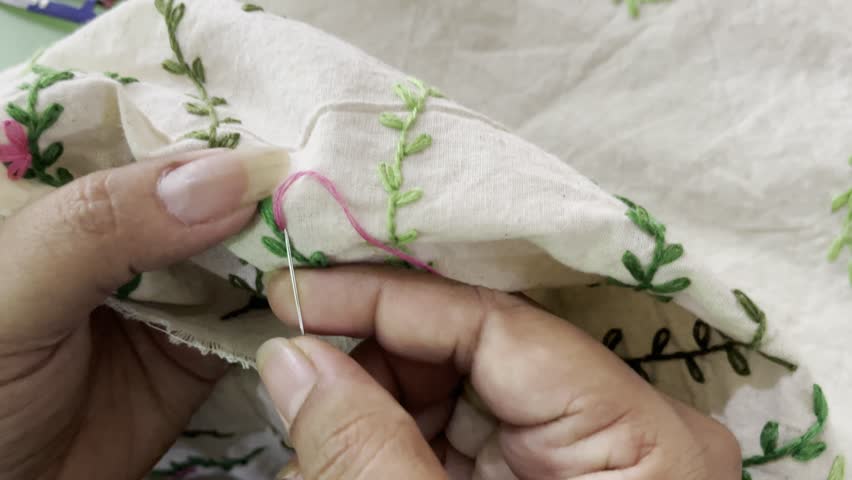 Hand embroidery stitching process without frame