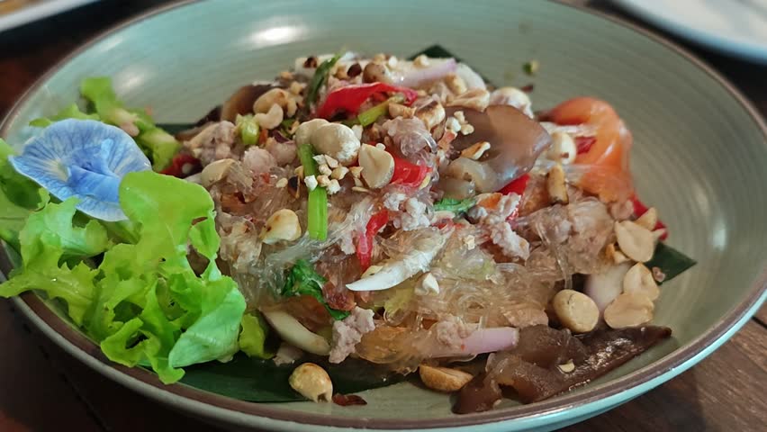 Glass noodle salad with minced pork