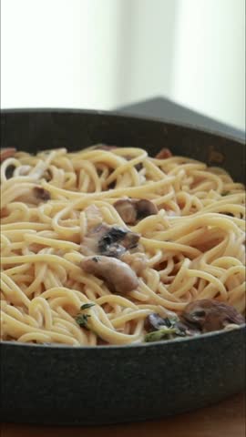 close up of creamy mushroom spaghetti pasta for cozy fall dinner