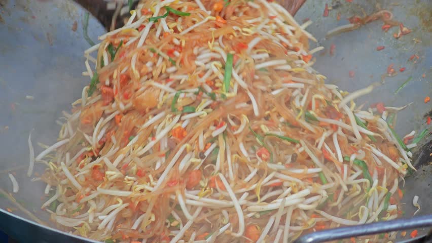 Delicious Pad Thai in the food street