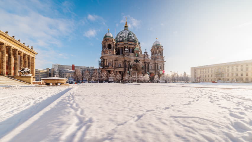 Berliner Dom Hyperlapse in Winter with Snow – Berlin Cathedral Timelapse, Germany