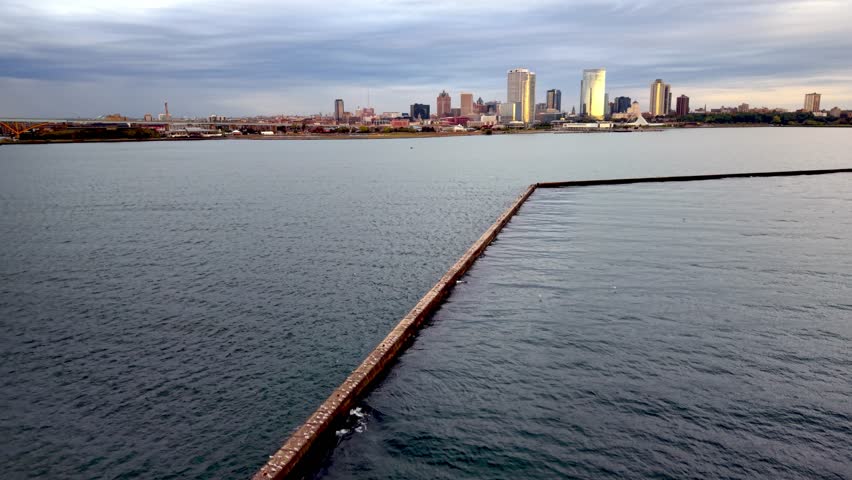 milwaukee breakwater light lighthouse in milwaukee wisconsin