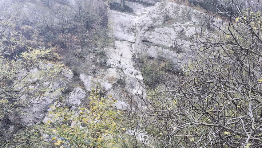  Fog on the mountain wall in the autumn morning