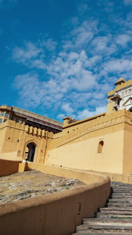 Amer fort time lapse on a sunny day. Jaipur, Rajastan, India.