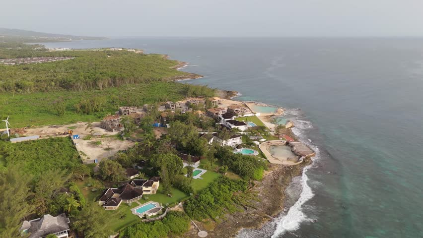 Large Houses In Jamaica With Pool