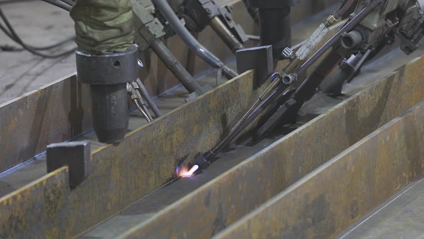 Saw Welding Machine with Flux Recovery System for H Beam. Cantilever Arc Welding Machine. Beam Gantry Welding Equipment. Close-up