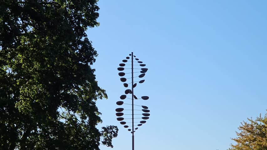 Helix Wind Spinner with Foliage