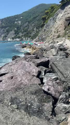 Enchanting view of the Cinque Terre sea in the Framura area, a great place to relax in Liguria with your family.