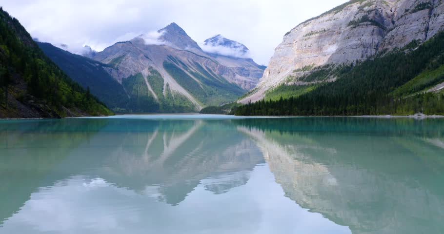 Spectacular drone footage of turquoise Kinney Lake with Mount Robson rising dramatically in the background. Captures the beauty of the Canadian Rockies and one of the region’s most scenic hiking route