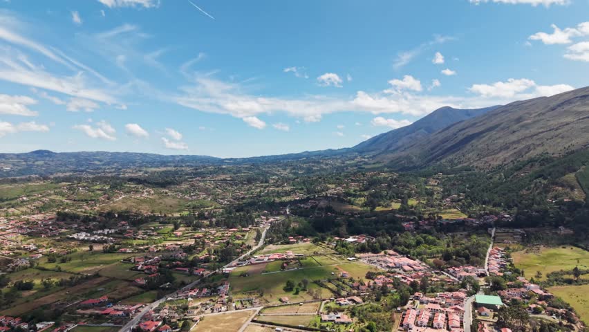 Picturesque aerial traveling drone shot of the colonial town of villa de leyva in boyaca, colombia