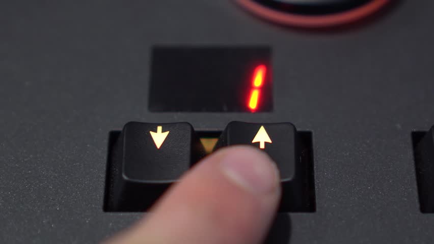Preset Switching with Arrow Buttons on Lighting Mixer in 4K