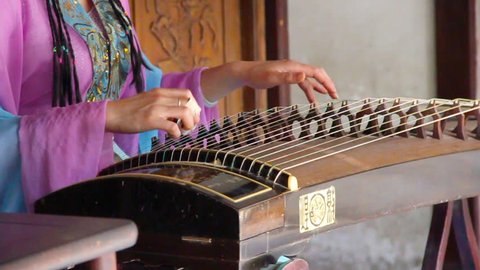 Guzheng, Chinese instrument