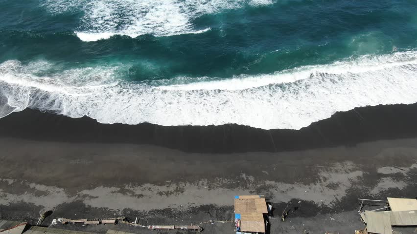 a very beautiful sea view, taken from above and showing beautiful waves 