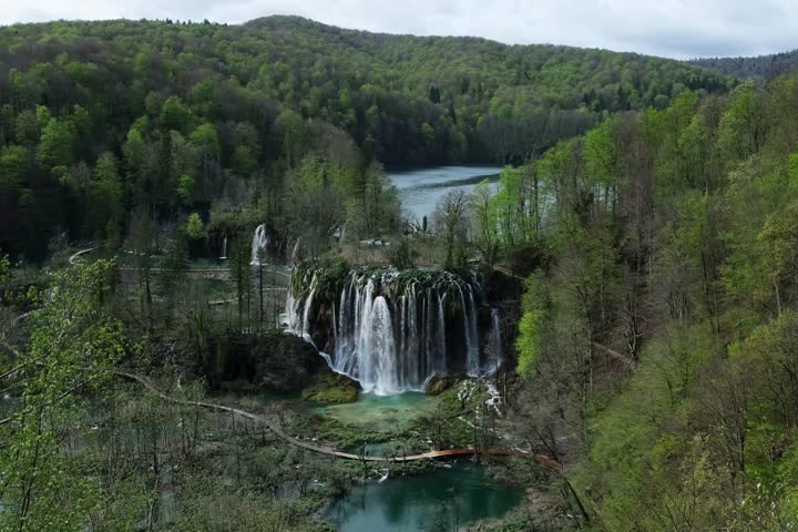Amazing 4k view of Plitvice Lakes National Park, Croatia