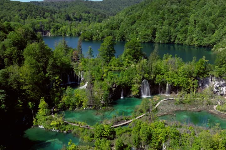 Amazing 4k view of Plitvice Lakes National Park, Croatia
