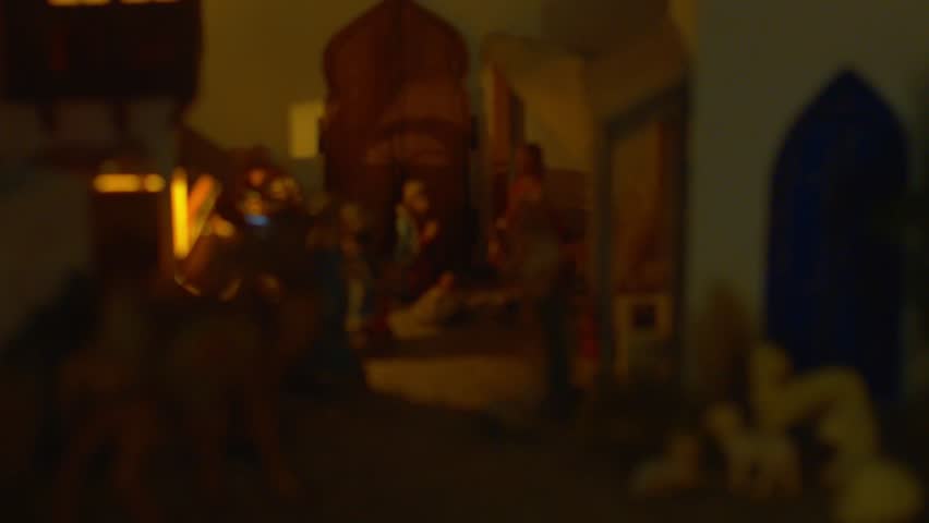 Nativity Scene Focus Pull – Warm Christmas Candlelight
