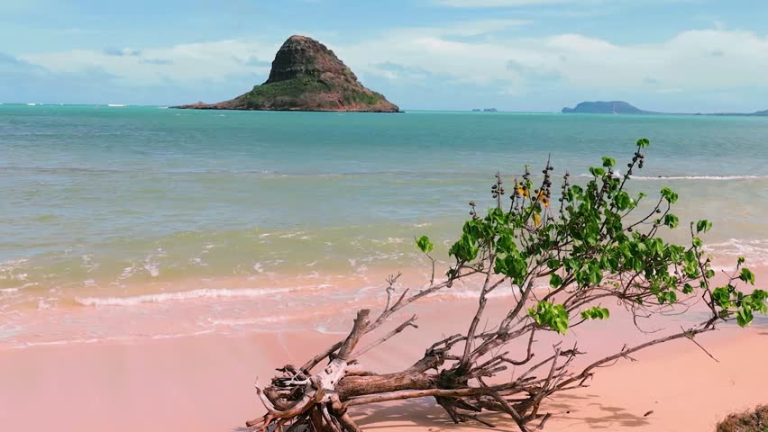Mokolii Island on Kāne