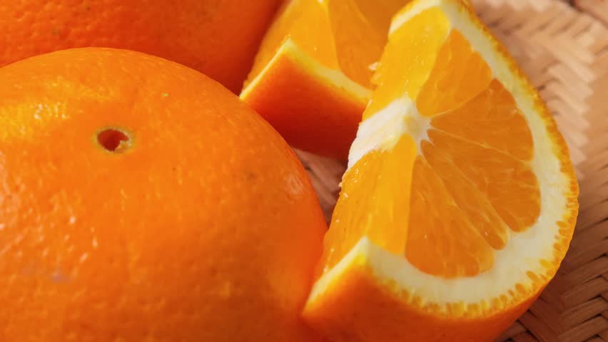 Close-up of freshly sliced ​​oranges	