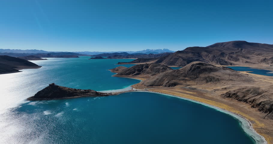 Aerial footage of  beautiful landscape of Yamdrok Yumtso lake in Tibet, China