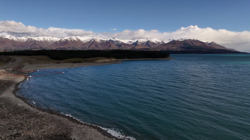 Lake Pukaiki and the snow capped peaks of New Zealand