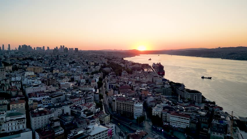 ISTANBUL
New Year