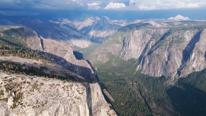 Drone shot of mountains near El Capitan in Yosemite during daytime