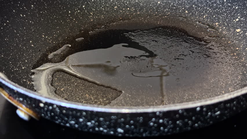 Cooking Mushroom, Onion, Ham and Pepper Omelette Timelapse