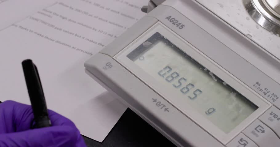 larva, lab, maggot, grub, specimen, insect, entomology, biology, science, research, laboratory, experiment, analysis, observation, microscope, macro, closeup, anatomy, invertebrate, organism.