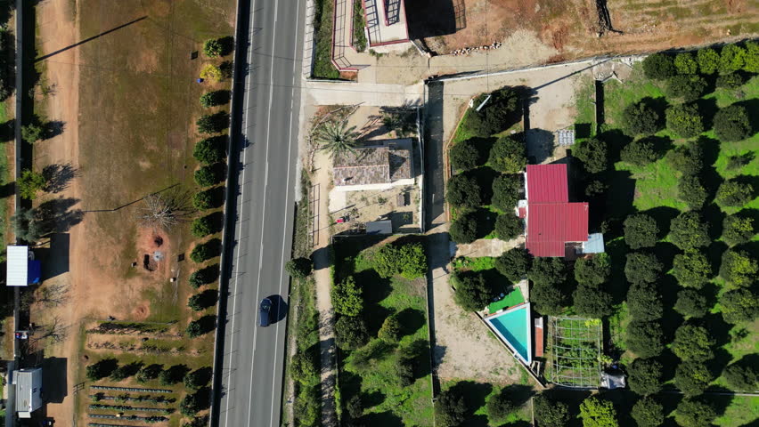 The footbridge on the greenway links a 29 km route from Carcaixent to the coast